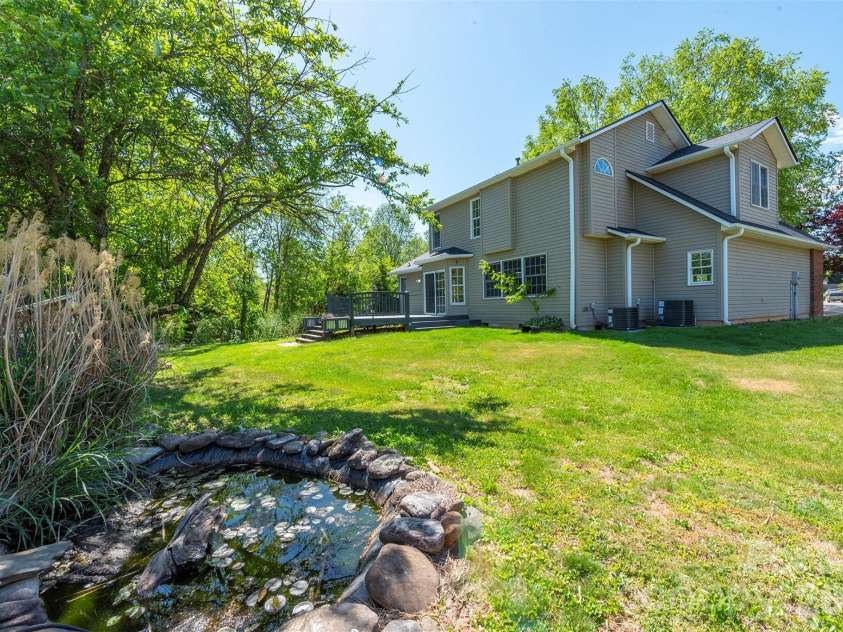 23 Westmont Drive, Asheville, NC 28806.  MLS# CAR4371599, YatesRealty ID 24290. 