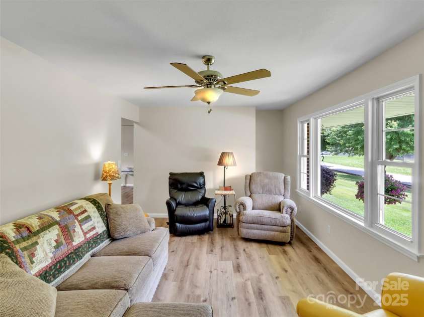 463 Golf Course Road, Clyde, NC 28721.  MLS# CAR4275695, YatesRealty ID 24290. 