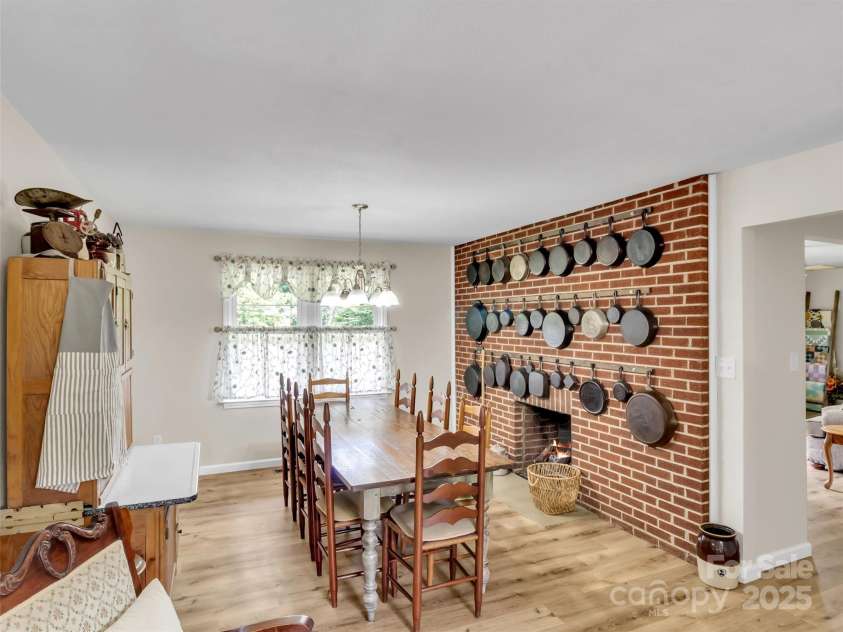 463 Golf Course Road, Clyde, NC 28721.  MLS# CAR4275695, YatesRealty ID 24290. 