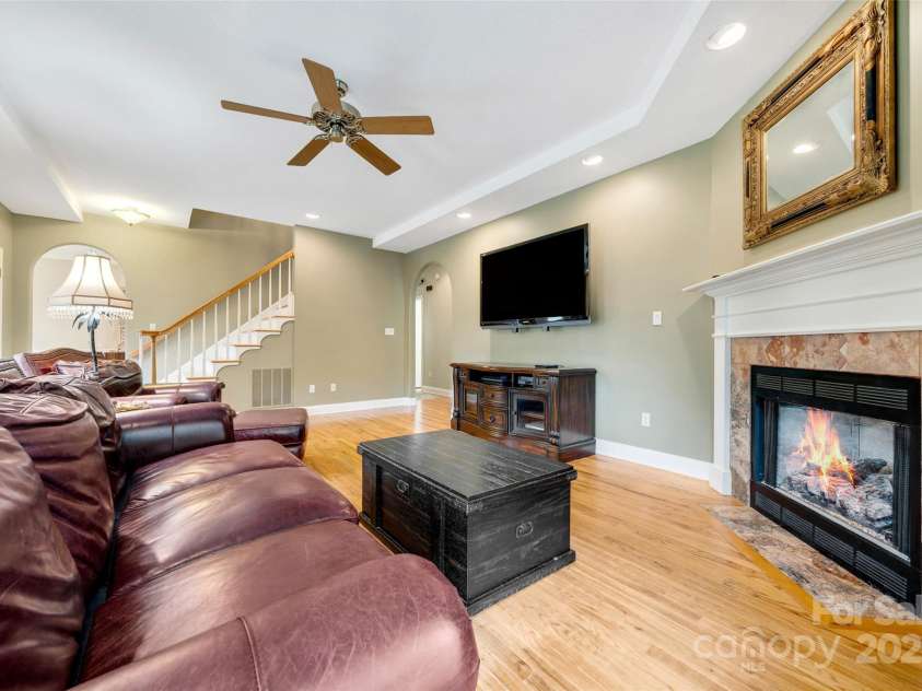 80 Meadow Creek Drive, Weaverville, NC 28787.  MLS# CAR4277746, YatesRealty ID 24292. 