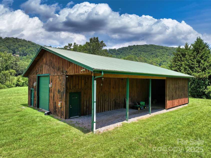80 Meadow Creek Drive, Weaverville, NC 28787.  MLS# CAR4277746, YatesRealty ID 24292. 