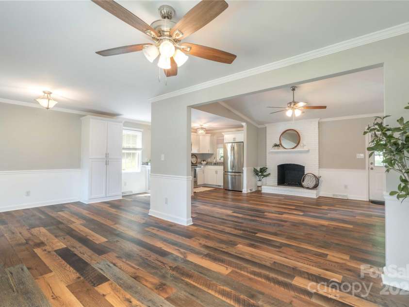 138 Cread Court, Winston Salem, NC 27127.  MLS# CAR4277408, YatesRealty ID 24294. 