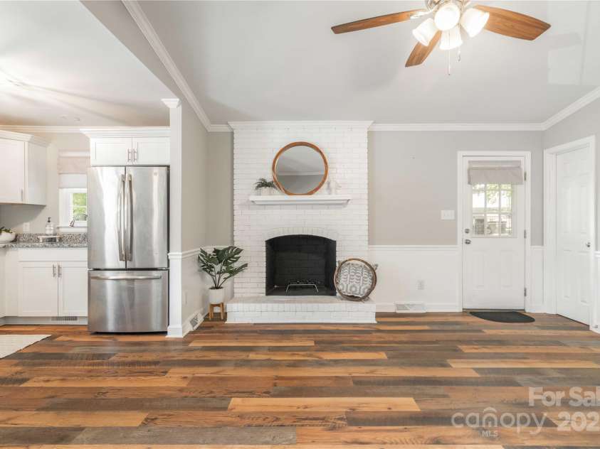 138 Cread Court, Winston Salem, NC 27127.  MLS# CAR4277408, YatesRealty ID 24294. 