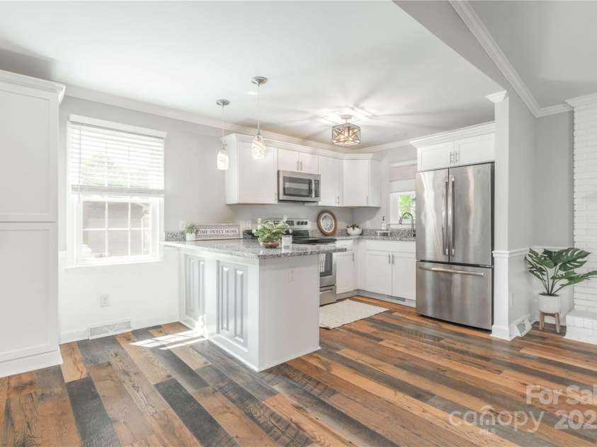 138 Cread Court, Winston Salem, NC 27127.  MLS# CAR4277408, YatesRealty ID 24294. 