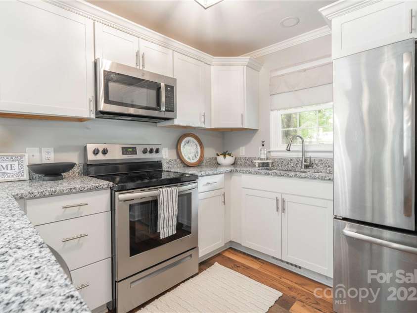 138 Cread Court, Winston Salem, NC 27127.  MLS# CAR4277408, YatesRealty ID 24294. 