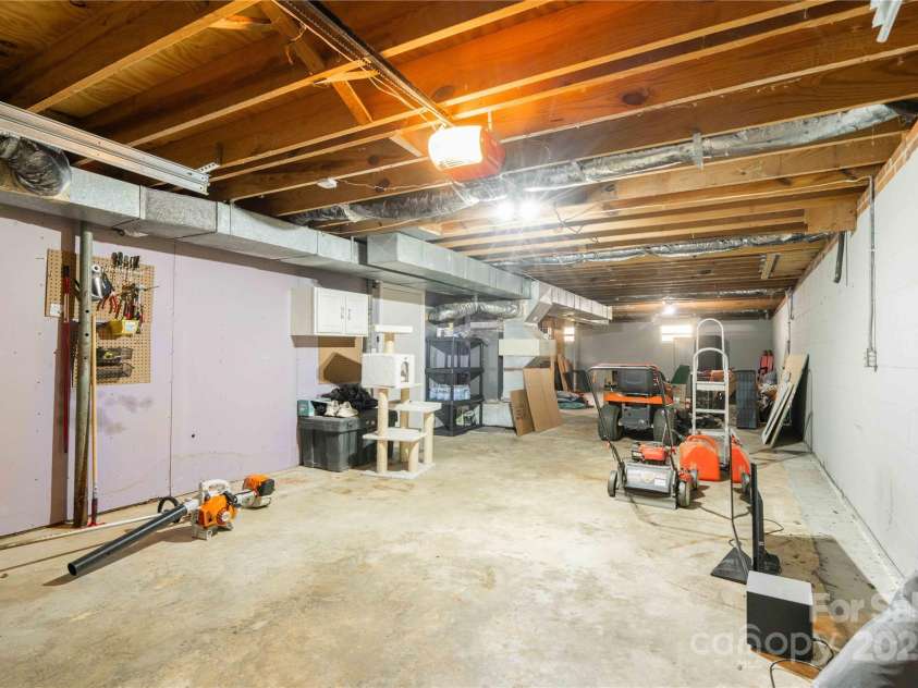 138 Cread Court, Winston Salem, NC 27127.  MLS# CAR4277408, YatesRealty ID 24294. 