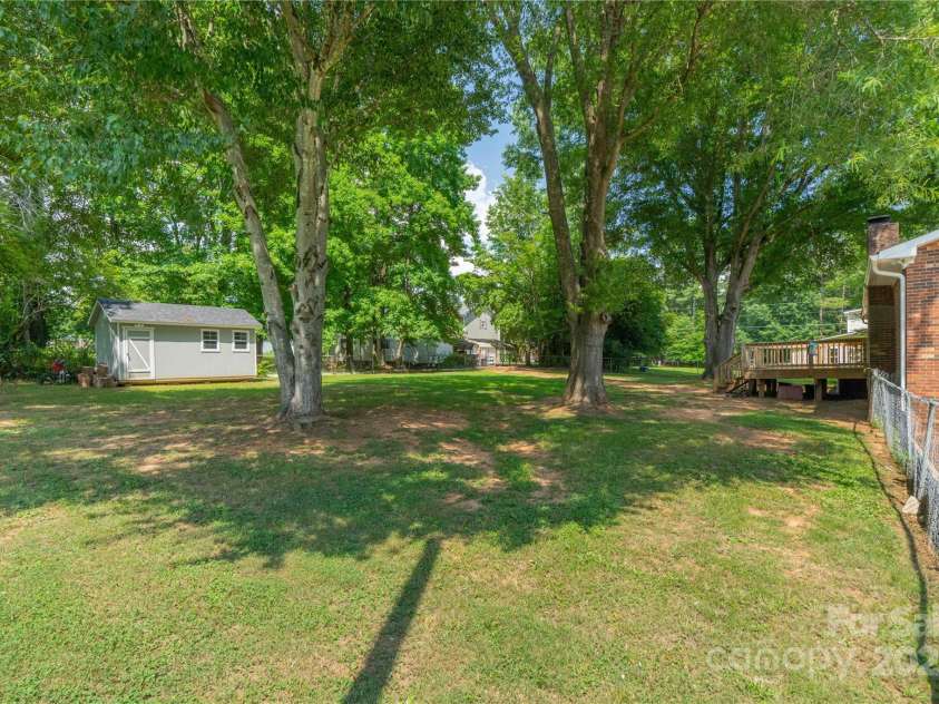 138 Cread Court, Winston Salem, NC 27127.  MLS# CAR4277408, YatesRealty ID 24294. 