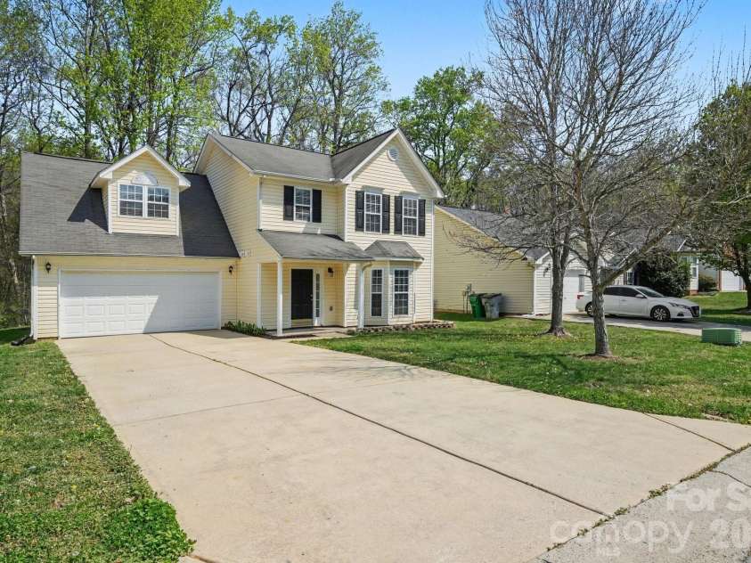 6308 Dumont Lane, Charlotte, NC 28269.  MLS# CAR4361987, YatesRealty ID 24296. 