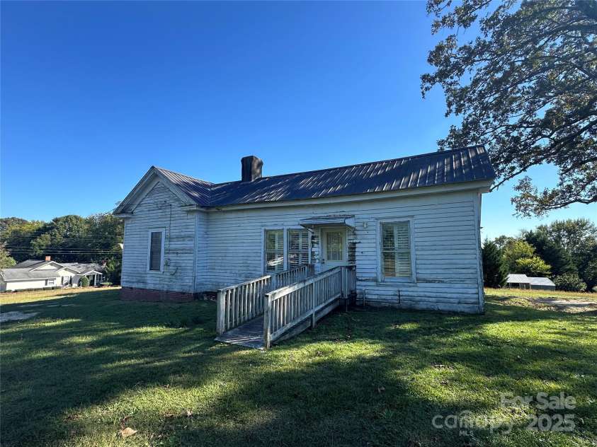 213 Main Street, Jefferson, SC 29718.  MLS# CAR4253703, YatesRealty ID 24297. 