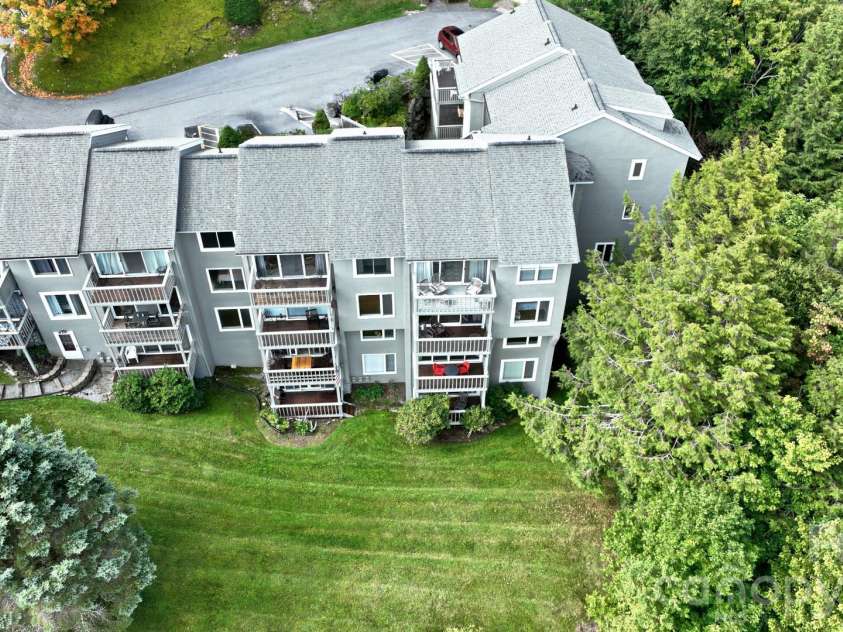 367 Skyleaf Drive, Sugar Mountain, NC 28604.  MLS# CAR4381675, YatesRealty ID 24298. 