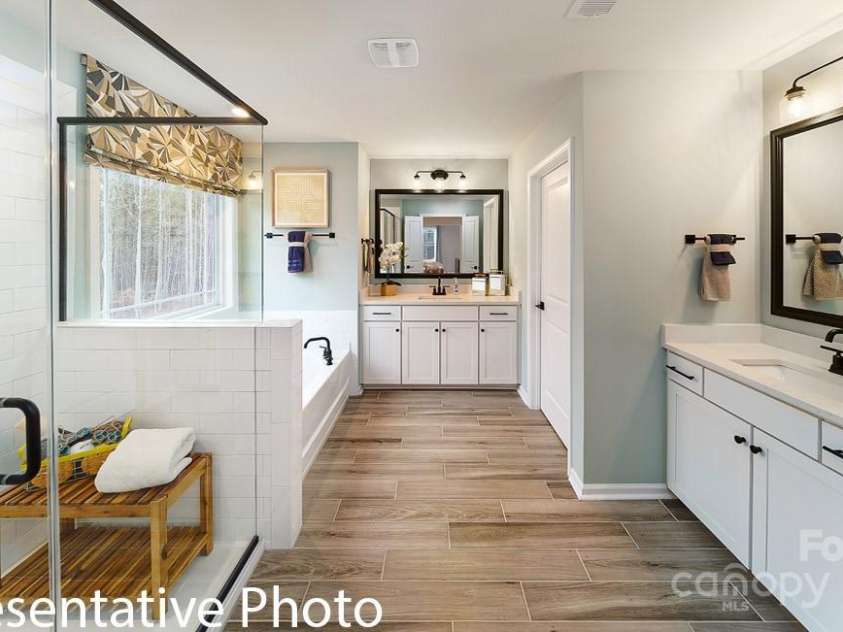 7105 Butternut Oak Terrace, Huntersville, NC 28078.  MLS# CAR4256757, YatesRealty ID 24298. 