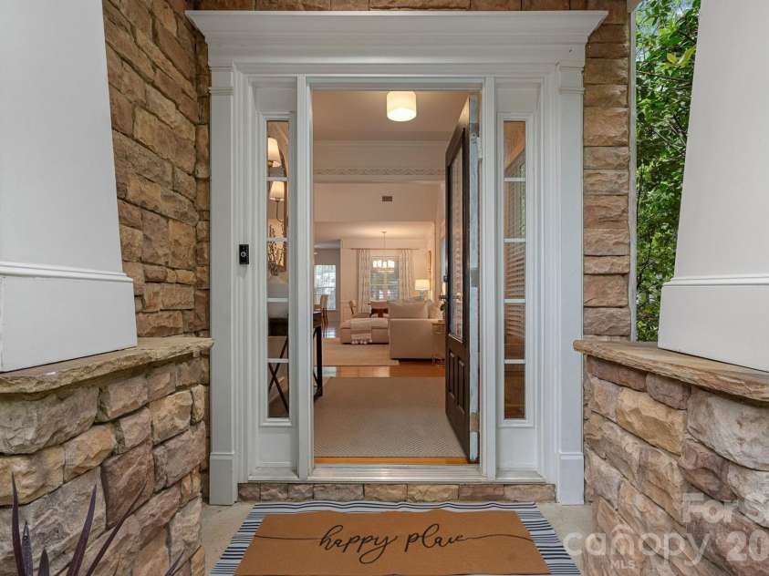 6902 Saranac Lane, Matthews, NC 28105.  MLS# CAR4368511, YatesRealty ID 24299. 