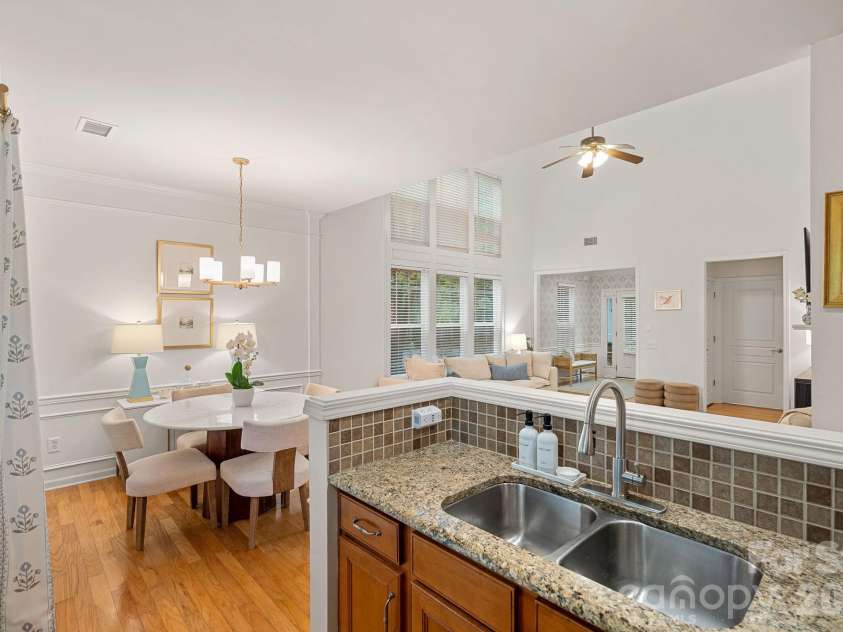 6902 Saranac Lane, Matthews, NC 28105.  MLS# CAR4368511, YatesRealty ID 24299. 