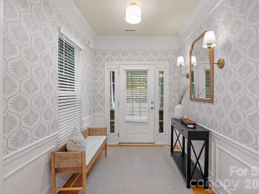 6902 Saranac Lane, Matthews, NC 28105.  MLS# CAR4368511, YatesRealty ID 24299. Entry Way