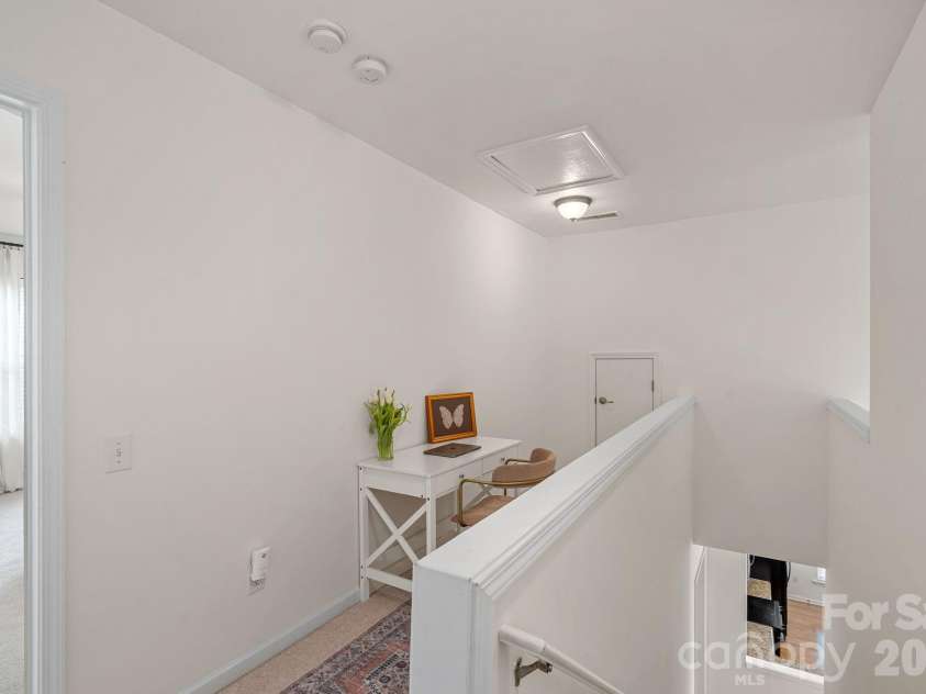 6902 Saranac Lane, Matthews, NC 28105.  MLS# CAR4368511, YatesRealty ID 24299. Flex Space