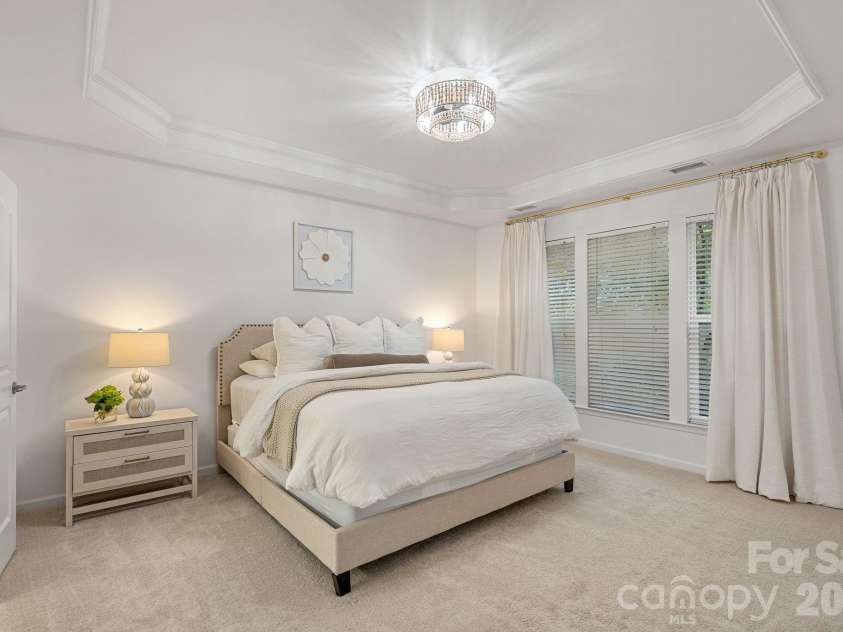 6902 Saranac Lane, Matthews, NC 28105.  MLS# CAR4368511, YatesRealty ID 24299. Primary Bedroom