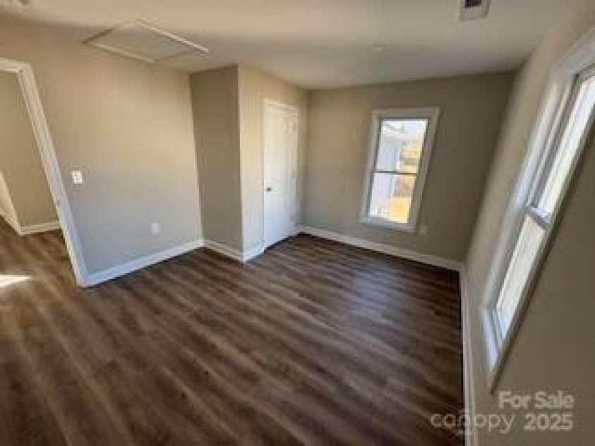 332 Arlington Circle, Lenoir, NC 28645.  MLS# CAR4333737, YatesRealty ID 2430. 