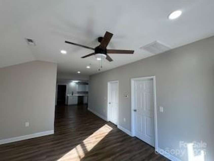 332 Arlington Circle, Lenoir, NC 28645.  MLS# CAR4333737, YatesRealty ID 2430. 