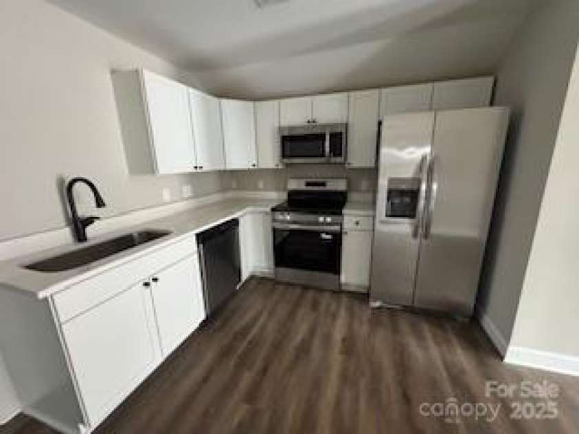 332 Arlington Circle, Lenoir, NC 28645.  MLS# CAR4333737, YatesRealty ID 2430. 