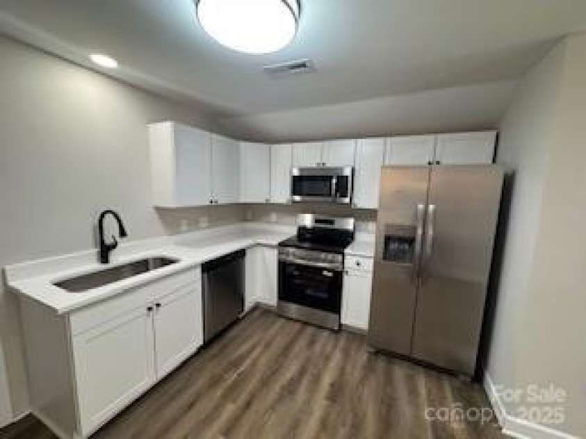 332 Arlington Circle, Lenoir, NC 28645.  MLS# CAR4333737, YatesRealty ID 2430. 