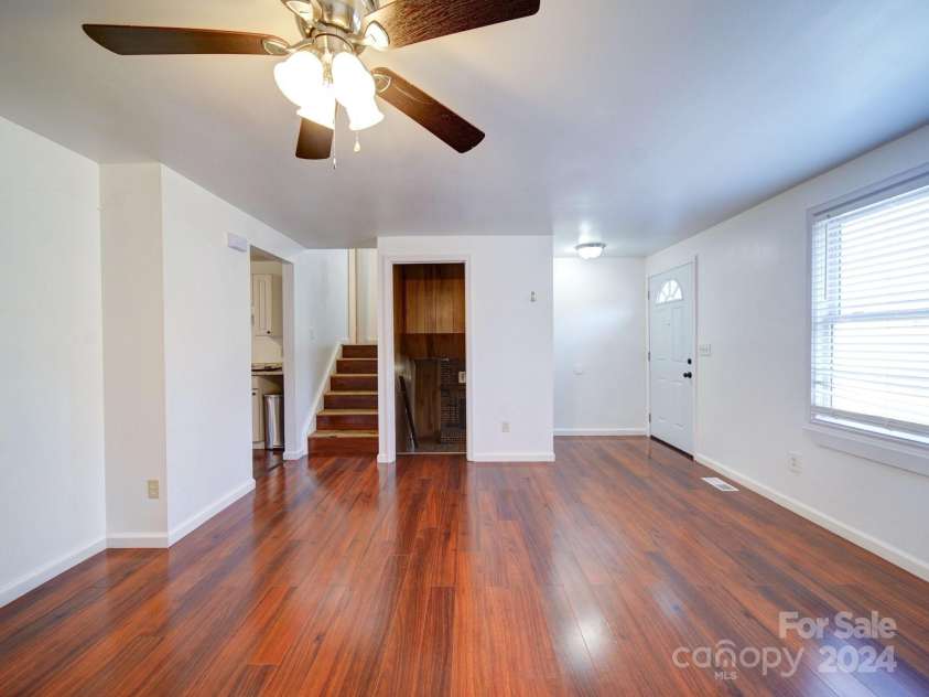 7800 Highbanks Court, Charlotte, NC 28212.  MLS# CAR4208773, YatesRealty ID 2430. 