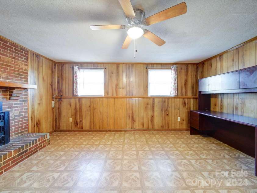7800 Highbanks Court, Charlotte, NC 28212.  MLS# CAR4208773, YatesRealty ID 2430. 