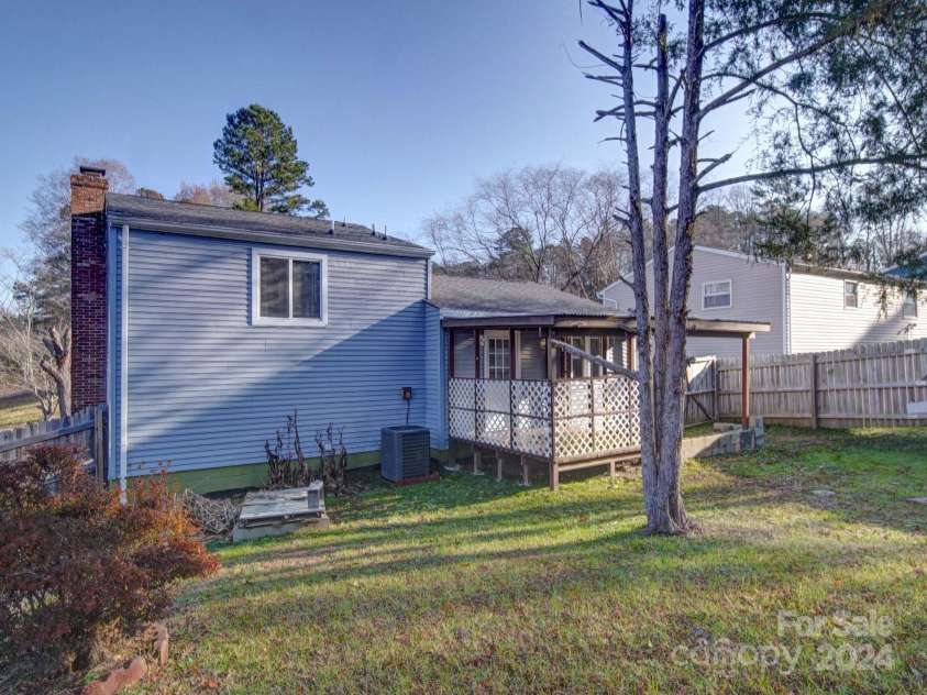 7800 Highbanks Court, Charlotte, NC 28212.  MLS# CAR4208773, YatesRealty ID 2430. 