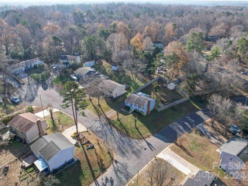7800 Highbanks Court, Charlotte, NC 28212.  MLS# CAR4208773, YatesRealty ID 2430. 