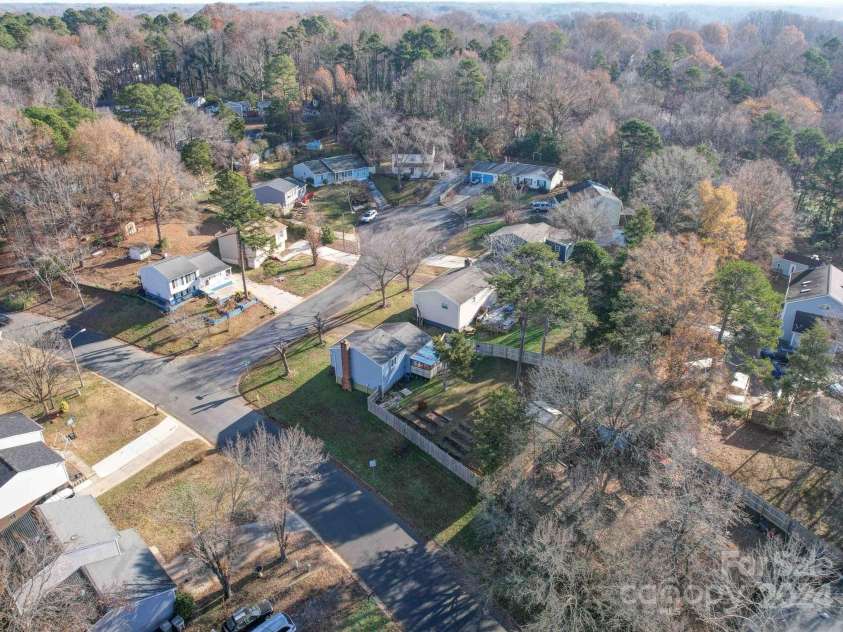 7800 Highbanks Court, Charlotte, NC 28212.  MLS# CAR4208773, YatesRealty ID 2430. 