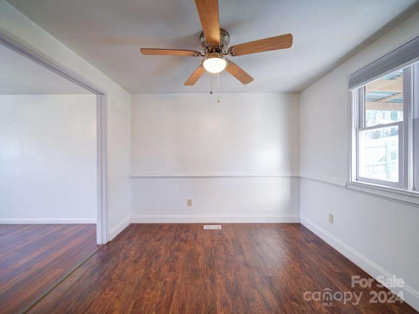 7800 Highbanks Court, Charlotte, NC 28212.  MLS# CAR4208773, YatesRealty ID 2430. Dinning Room