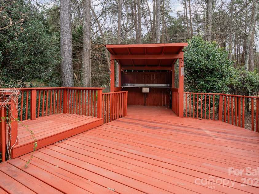 5672 Wrenfield Court, Charlotte, NC 28277.  MLS# CAR4228476, YatesRealty ID 24301. Back Deck 2