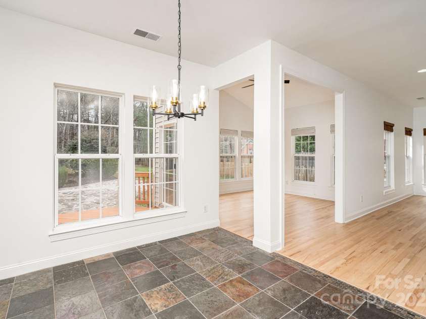 5672 Wrenfield Court, Charlotte, NC 28277.  MLS# CAR4228476, YatesRealty ID 24301. Breakfast Nook