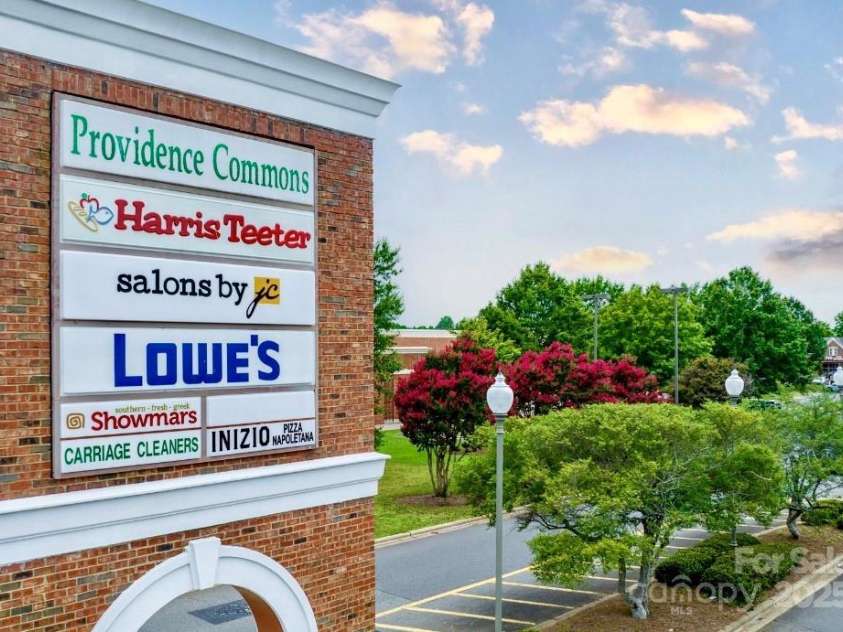 5672 Wrenfield Court, Charlotte, NC 28277.  MLS# CAR4228476, YatesRealty ID 24301. SHOPPES WITHIN WALKING DISTANCE