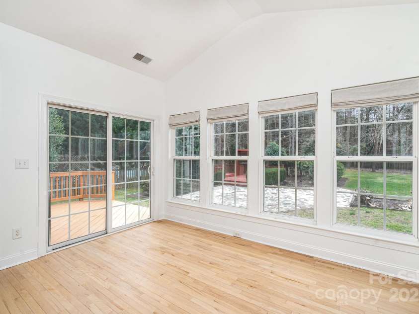 5672 Wrenfield Court, Charlotte, NC 28277.  MLS# CAR4228476, YatesRealty ID 24301. Sun Room