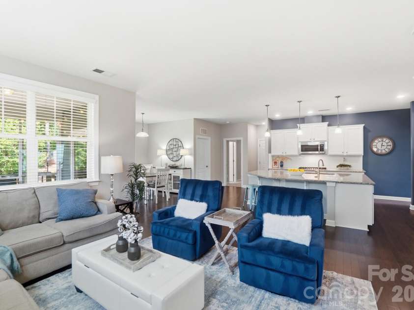 2613 Sugaree Court, Waxhaw, NC 28173.  MLS# CAR4381189, YatesRealty ID 24302. Large Great Room!