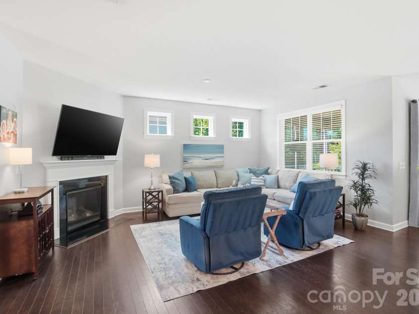 2613 Sugaree Court, Waxhaw, NC 28173.  MLS# CAR4381189, YatesRealty ID 24302. Large Great Room!