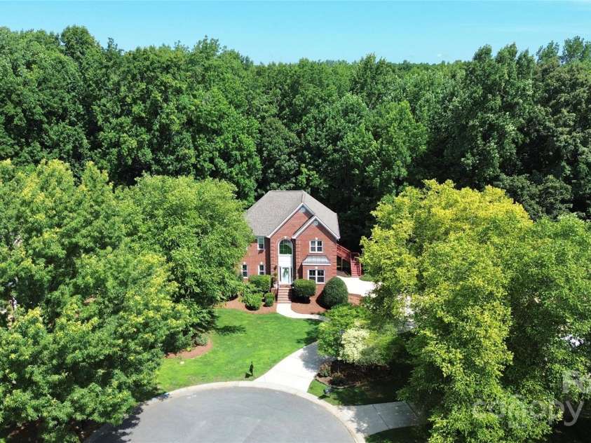 655 Powder Horn Lane, Indian Trail, NC 28079.  MLS# CAR4258748, YatesRealty ID 24303. 