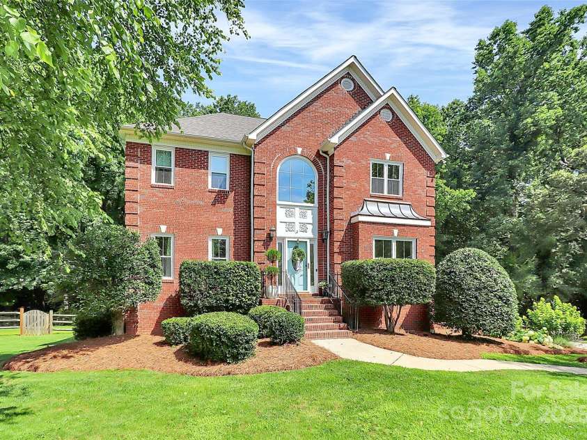 655 Powder Horn Lane, Indian Trail, NC 28079.  MLS# CAR4258748, YatesRealty ID 24303. 