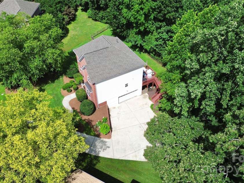 655 Powder Horn Lane, Indian Trail, NC 28079.  MLS# CAR4258748, YatesRealty ID 24303. 