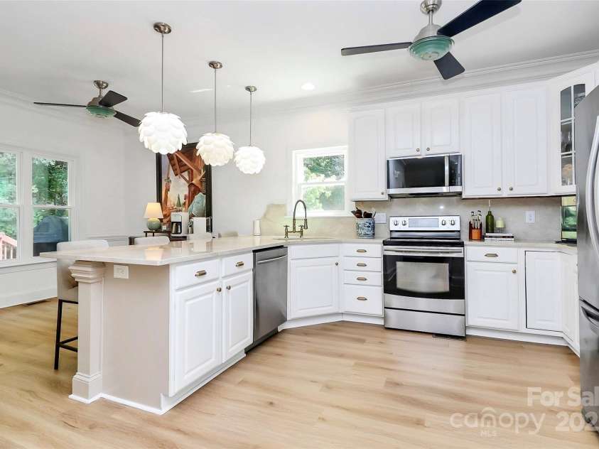 655 Powder Horn Lane, Indian Trail, NC 28079.  MLS# CAR4258748, YatesRealty ID 24303. 