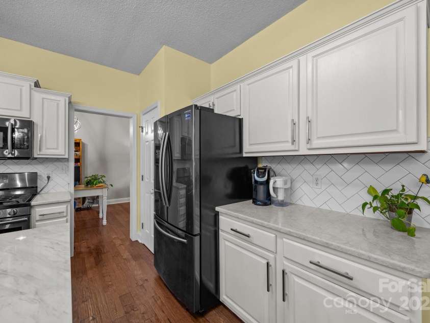 201 Windsor Forest Circle, Fletcher, NC 28732.  MLS# CAR4268671, YatesRealty ID 24304. 
