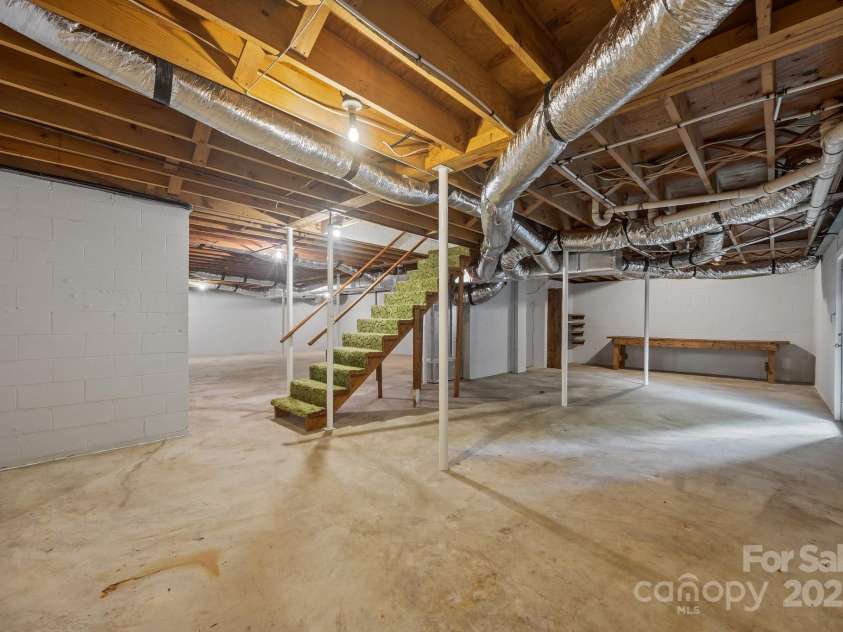 49 Greenwood Road, Asheville, NC 28803.  MLS# CAR4267926, YatesRealty ID 24306. Interior and Exterior Entrance