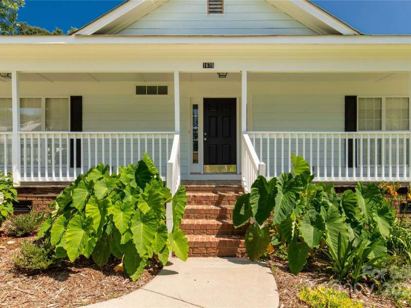 1675 Old Lynwood Circle, Lancaster, SC 29720.  MLS# CAR4270159, YatesRealty ID 24307. 