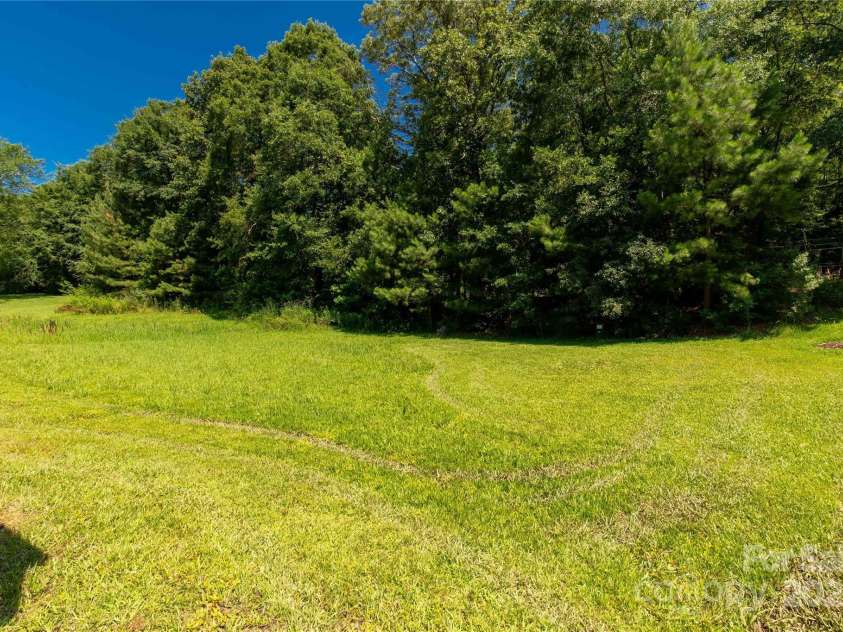 1675 Old Lynwood Circle, Lancaster, SC 29720.  MLS# CAR4270159, YatesRealty ID 24307. 