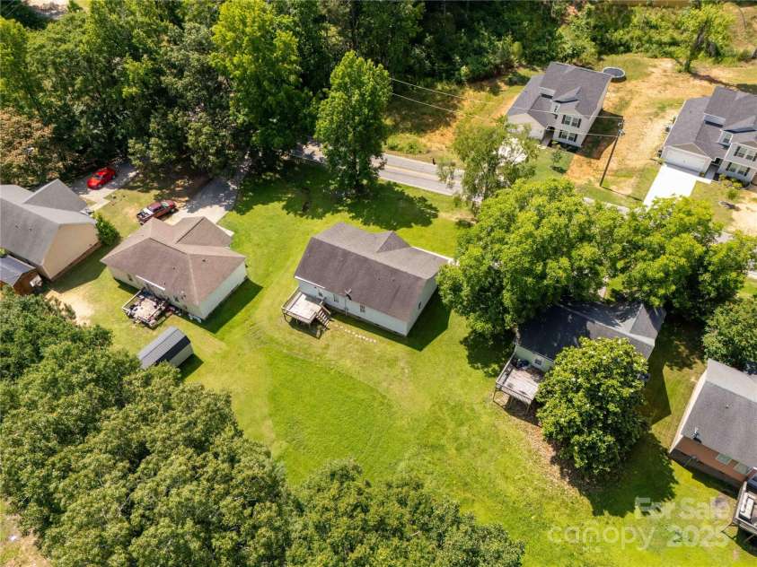 1675 Old Lynwood Circle, Lancaster, SC 29720.  MLS# CAR4270159, YatesRealty ID 24307. 