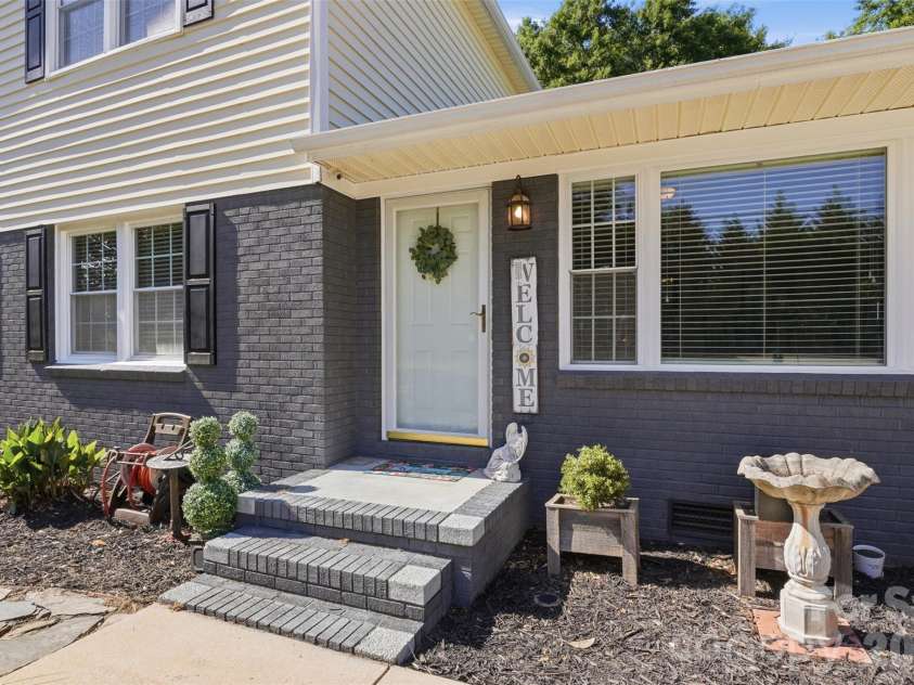 4070 Mt Gallant Road, Rock Hill, SC 29732.  MLS# CAR4374701, YatesRealty ID 24307. 
