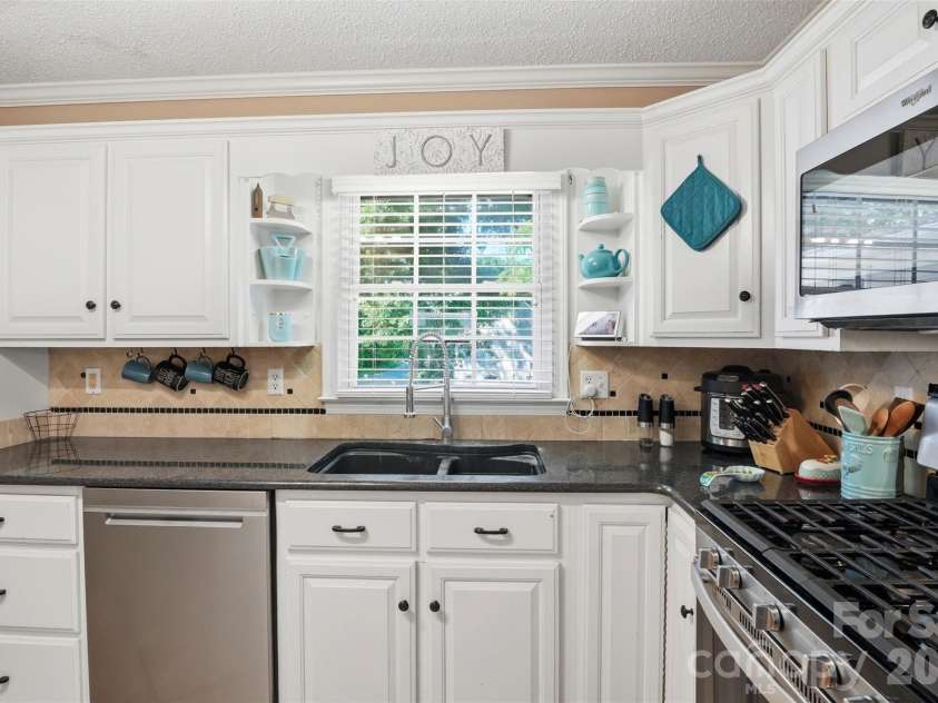 4070 Mt Gallant Road, Rock Hill, SC 29732.  MLS# CAR4374701, YatesRealty ID 24307. 