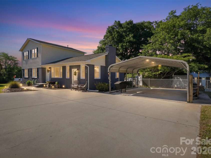 4070 Mt Gallant Road, Rock Hill, SC 29732.  MLS# CAR4374701, YatesRealty ID 24307. 