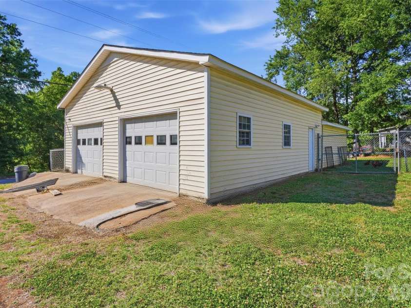 4070 Mt Gallant Road, Rock Hill, SC 29732.  MLS# CAR4374701, YatesRealty ID 24307. 