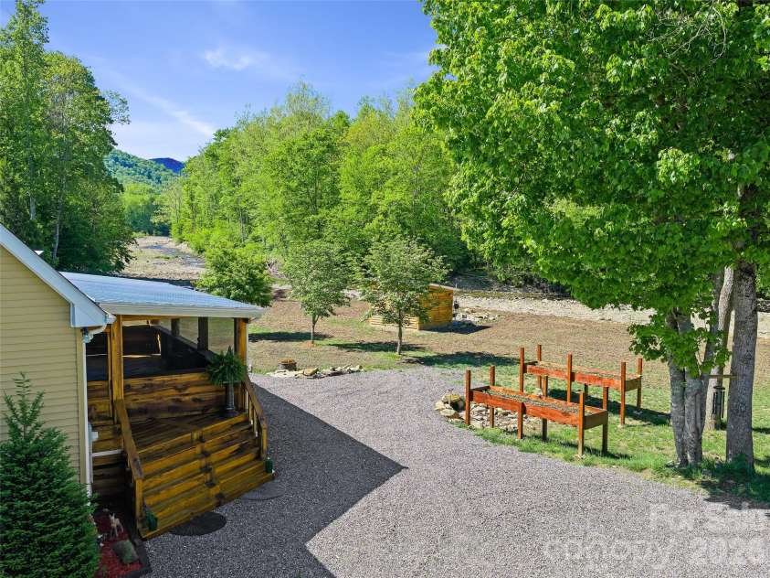 326 Ewart Wilson Road, Burnsville, NC 28714.  MLS# CAR4380347, YatesRealty ID 24308. Garden Space